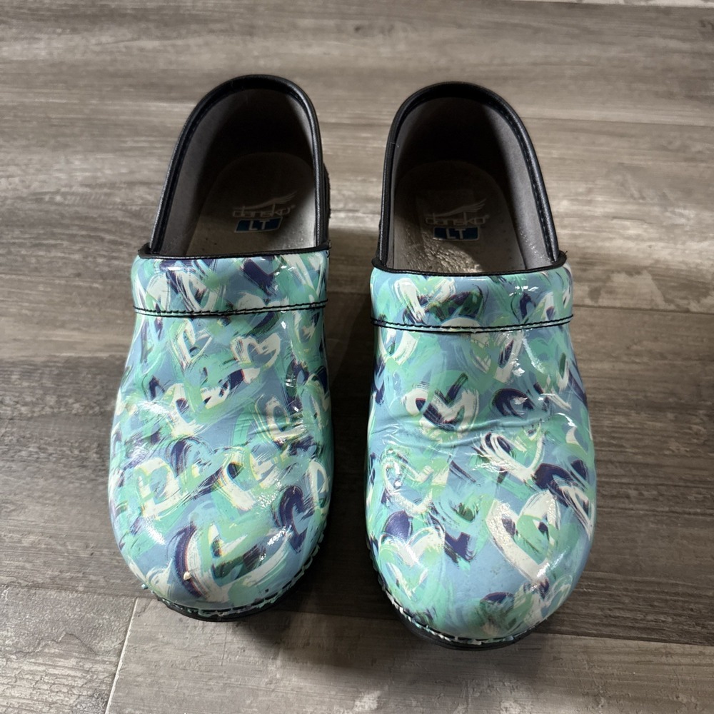 Dansko Womens LT Pro Blue Heart Patent Leather Occupational Clog  EU 38/US 8-8.5